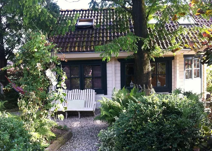 Cosy & Natural Cottage With Fireplace And Garden